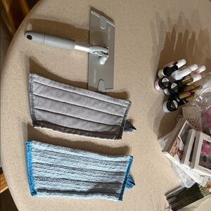 New Norwex Cleaning Set with Gray and Blue Pads